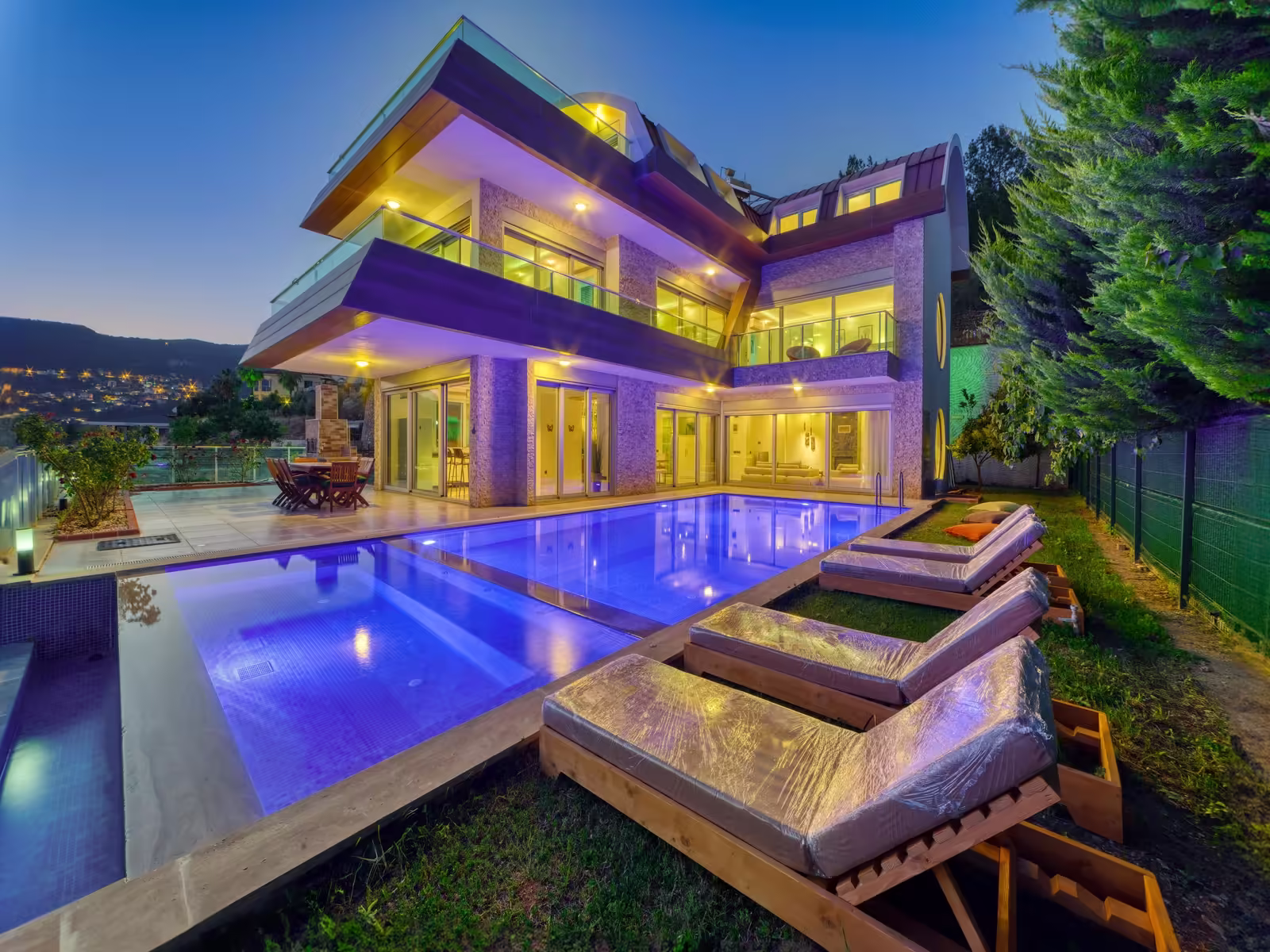 Villa mit Infinity-Pool und Meerblick in Alanya Bektas