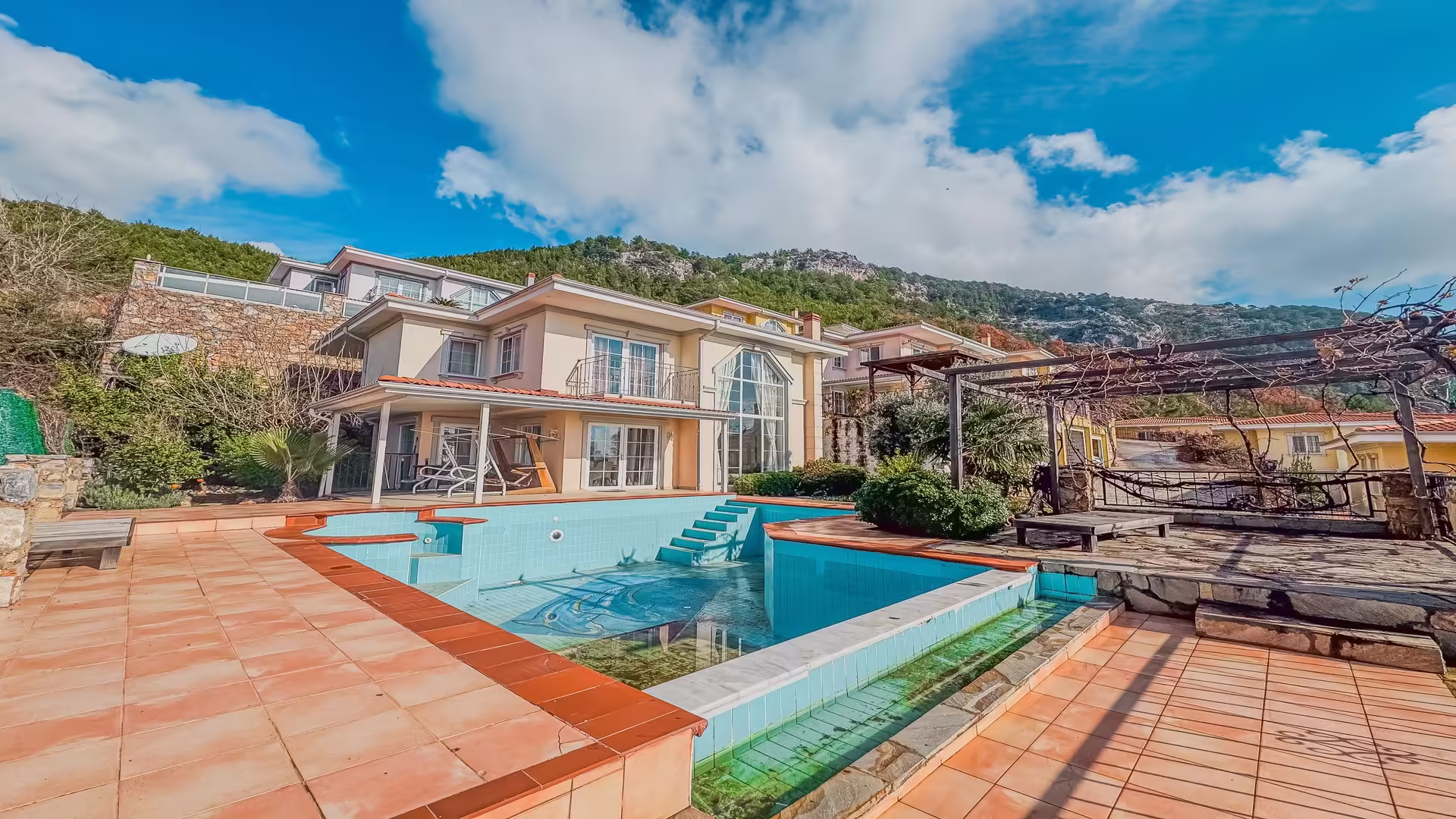 Panoramablick-Villa mit privatem Pool in Alanya Tepe – Staatsbürgerschaft möglich