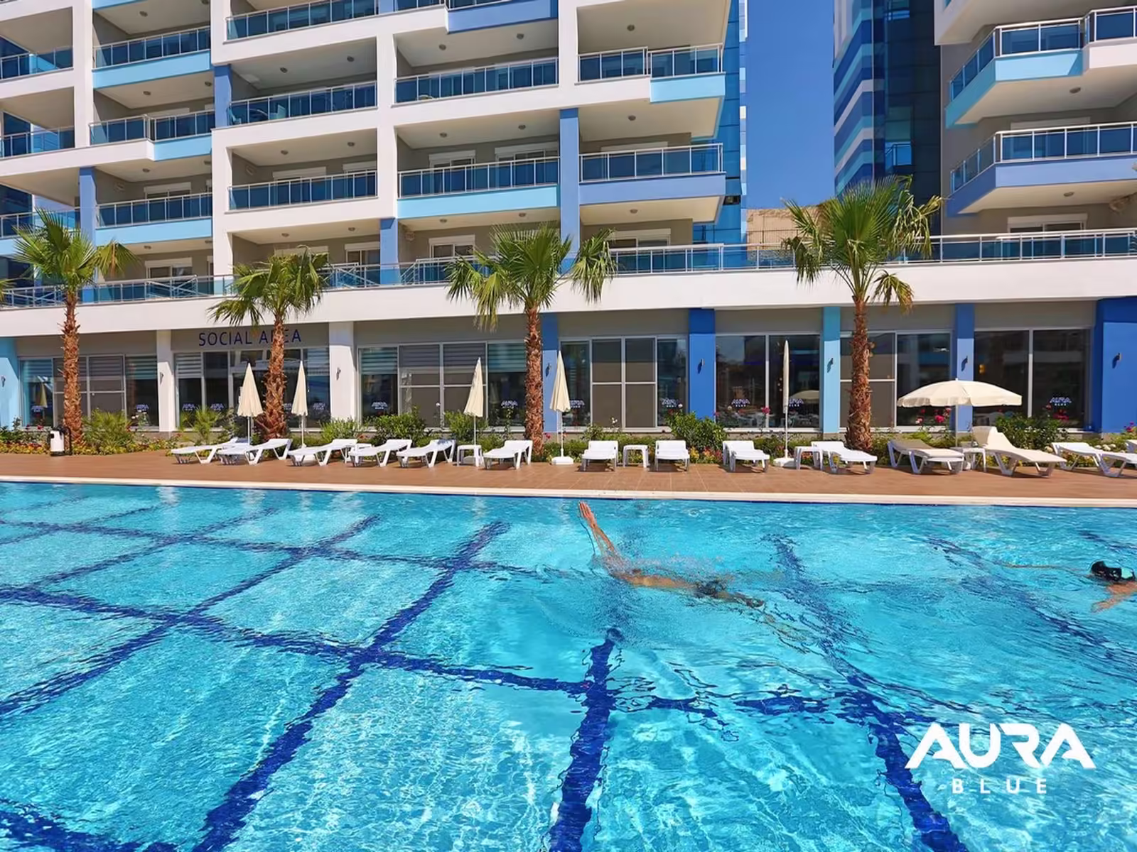 Gemeinschaftspool der Aura Blue Residence in Kestel – Luxus pur