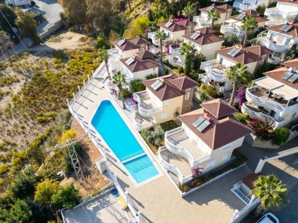 Villa in Alanya Tepe mit Meerblick und privatem Garten