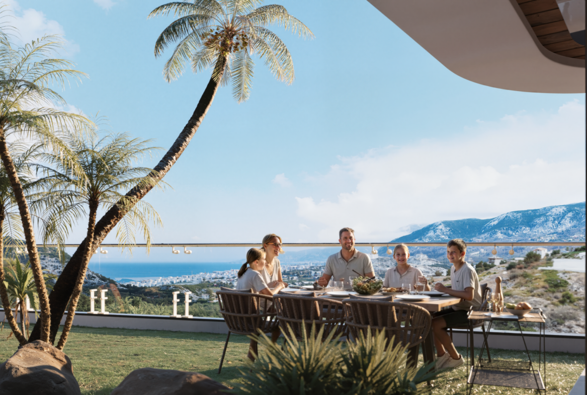 Luxusvilla Alanya – Familienmoment auf der Terrasse der Villa Nehirsu 7 mit Meerblick