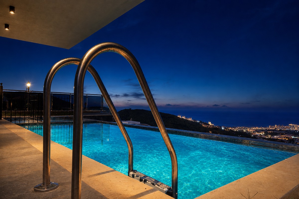 3 bedroom apartment 240 m² Alanya, Turkey