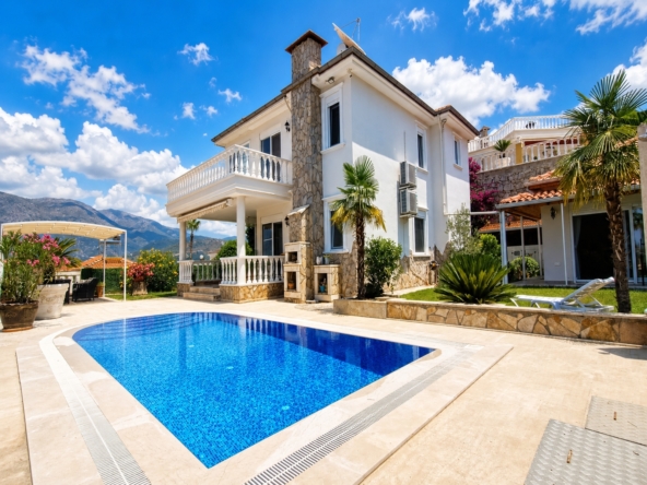 Exklusive Villa mit privatem Pool und unverbaubarem Panorama- und Meerblick in Alanya-Kargıcak