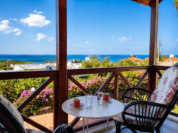 Villa in Alanya Demirtas met uitzicht op zee vanaf het balkon